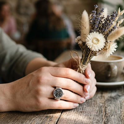 bague montre orivian cadran noir attraper des fleurs