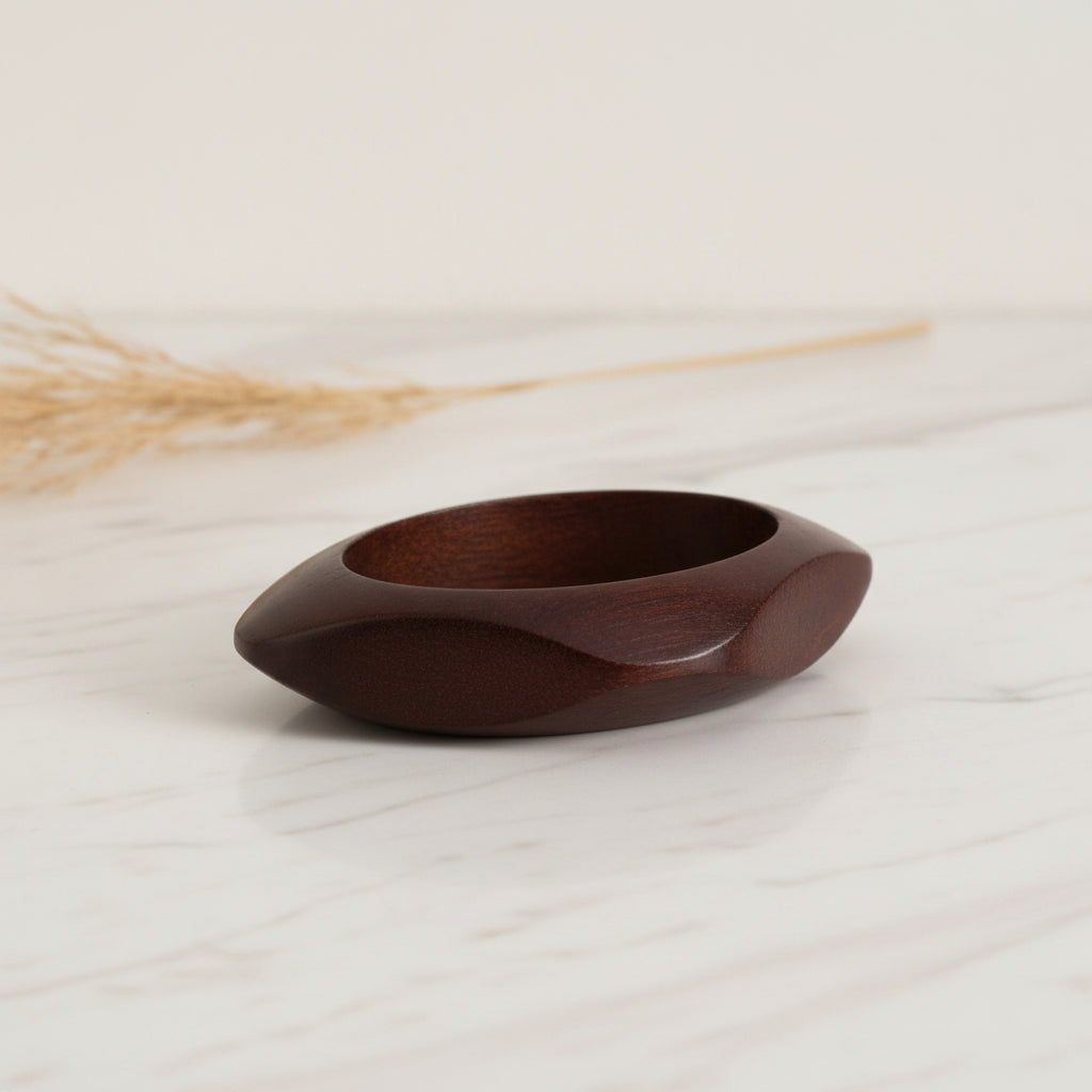 bracelet bois marron carré déposé