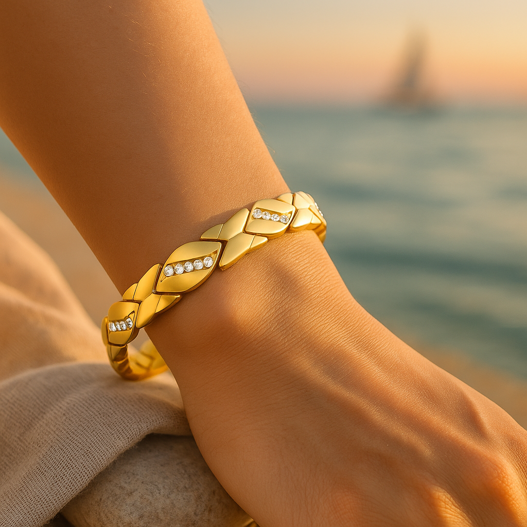 Bracelet en cuivre magnétique or Ondelia au poignet