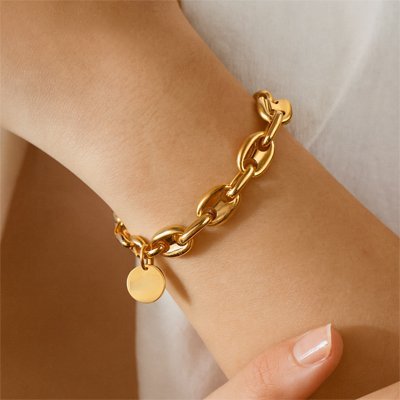 Bracelet femme Naëlia au poignet gauche