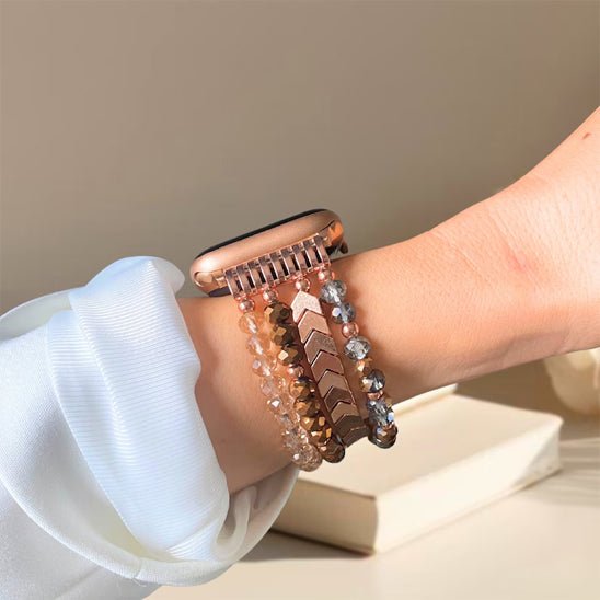 Bracelet montre Cadrélia kaki au poignet 