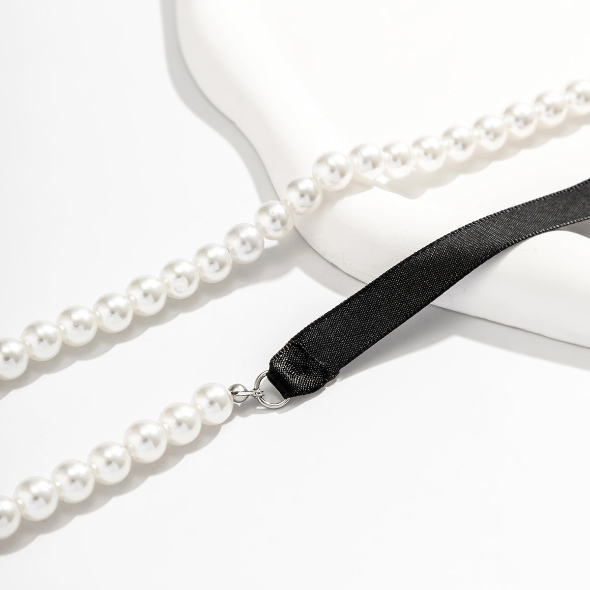 Collier Amoréa avec zoom sur fermeture