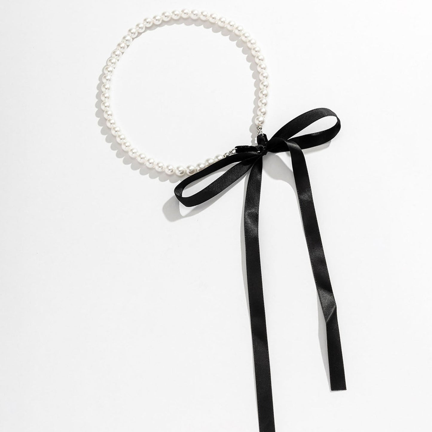 Collier Amoréa noué et déposé