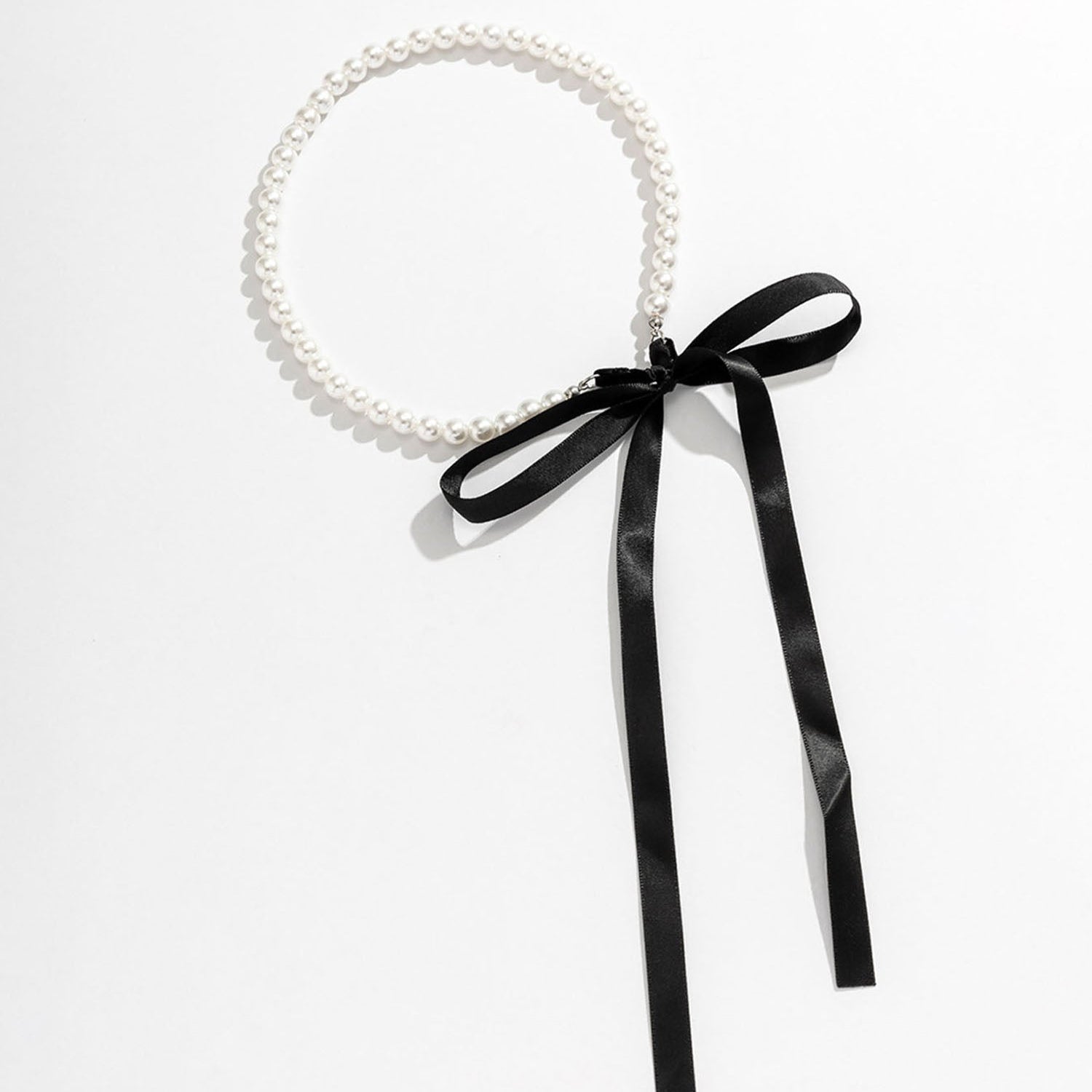 Collier Amoréa noué et déposé
