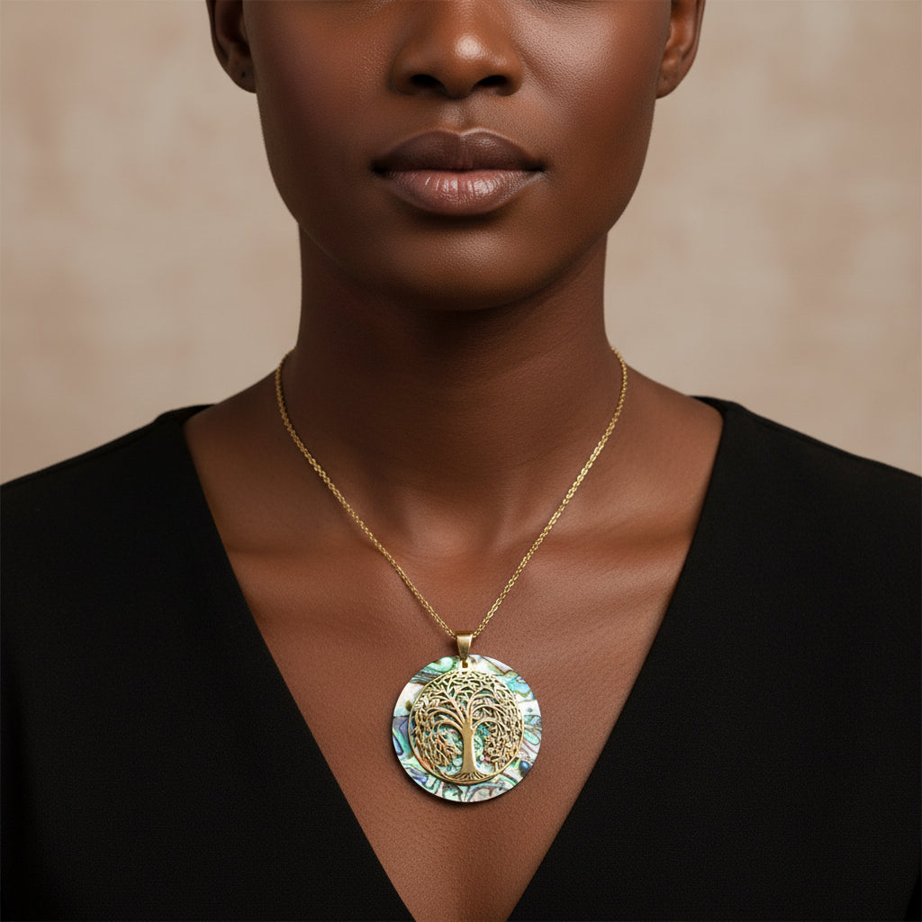 Collier Élyssor doré porté