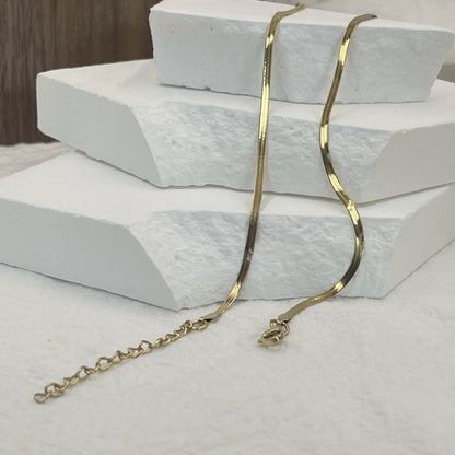 collier or Corélys de 2mm et 45cm sur déposé