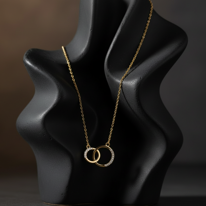 Collier ras de cou doré Néolune suspendu