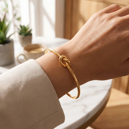 jonc femme luxerian dore main exposé
