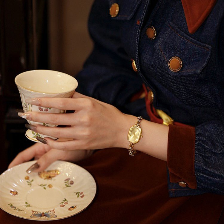 Montre femme au poignet Solérelle