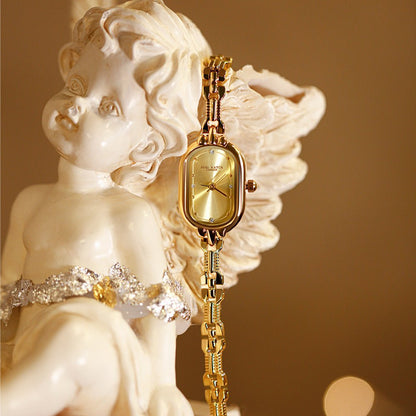 Montre femme Solérelle sur statue