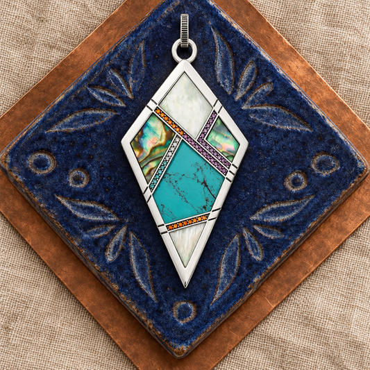 Pendentif femme original Novaryn